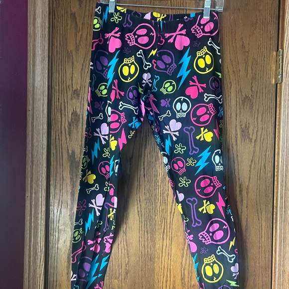 No Boundaries Pants - No Boundaries Black and Pink Graphic Leggings